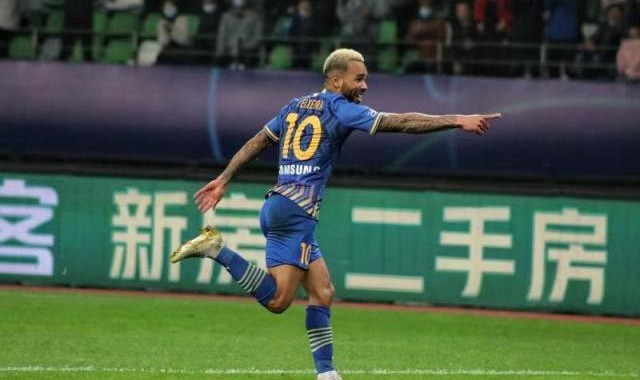 土超豪门用情感牌劝说特谢拉 有望降薪8成签约2年