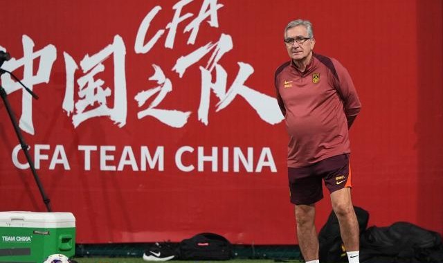 开云体育app-伊万稳字当头拒临战大变阵 继续442？国足重在纠错