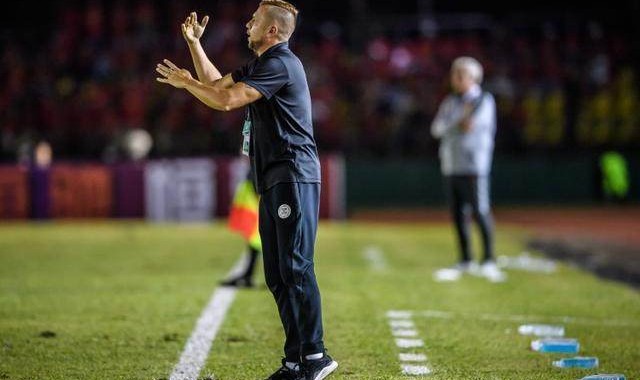 开云app-菲律宾主帅不满裁判：不职业 中国队应有一张红牌